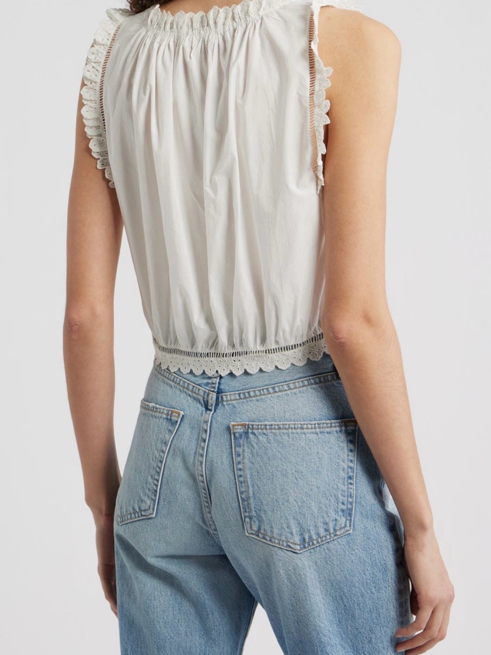 DÔEN
Traveler Embroidered
Crop Top -Salt - Size S - Picture 2 of 11